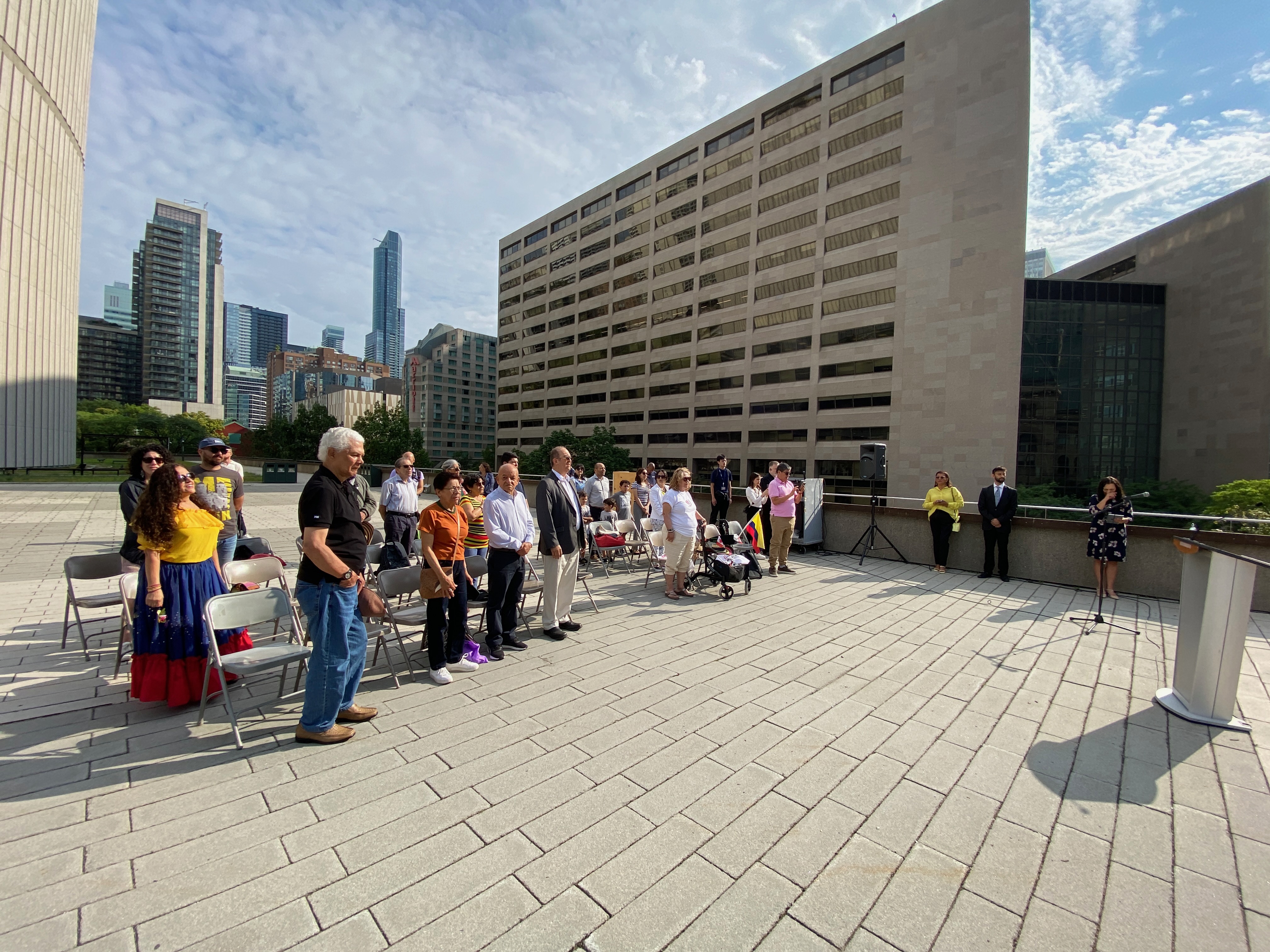 Bandera colombiana fue izada en el City Hall de Toronto