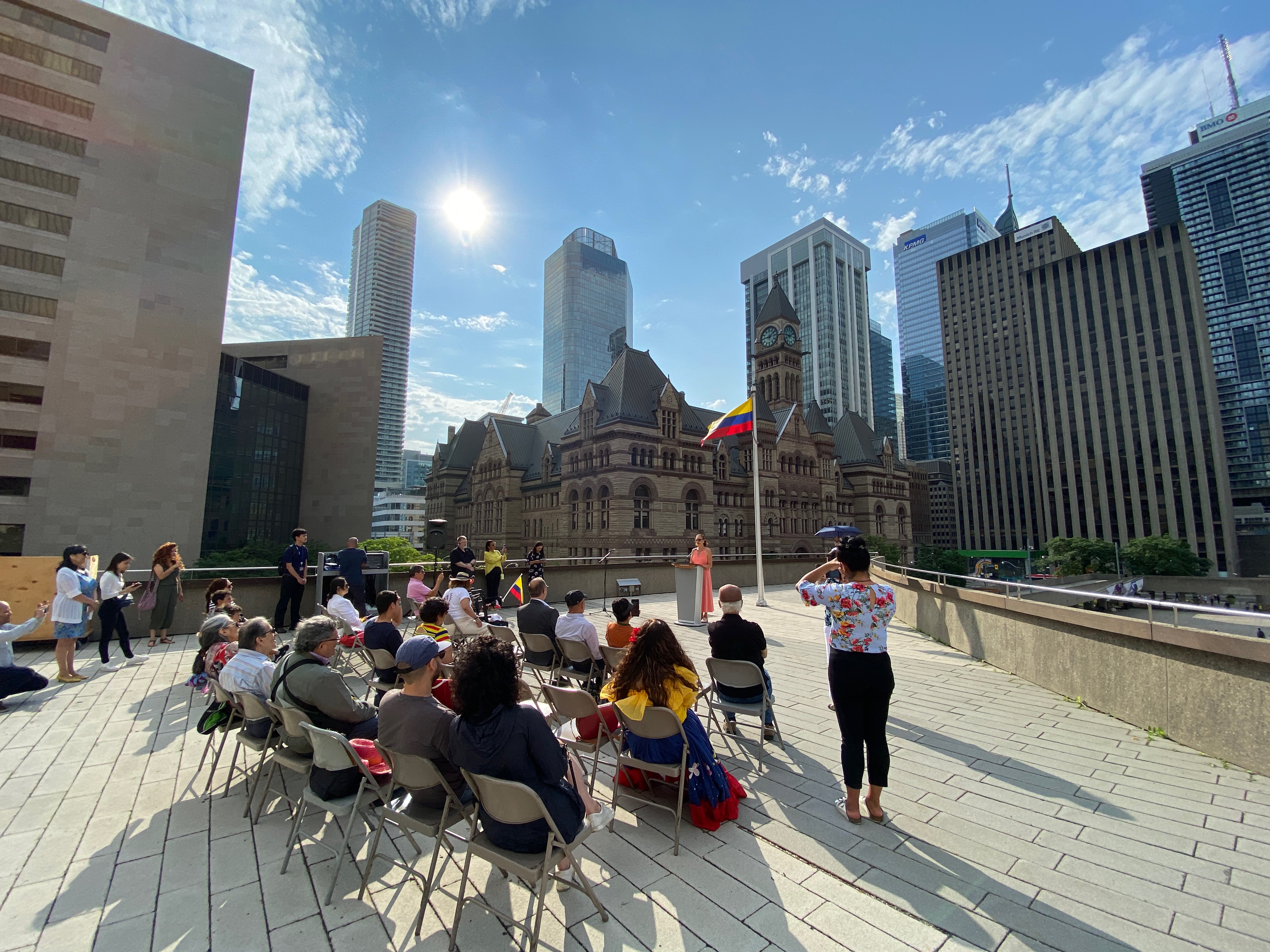 Bandera colombiana fue izada en el City Hall de Toronto