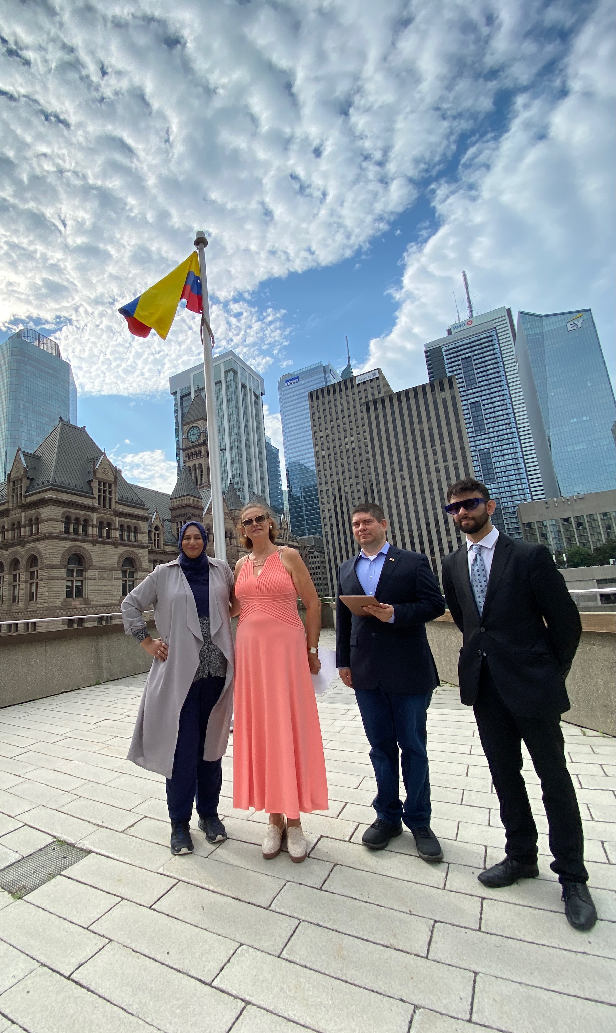 Bandera colombiana fue izada en el City Hall de Toronto