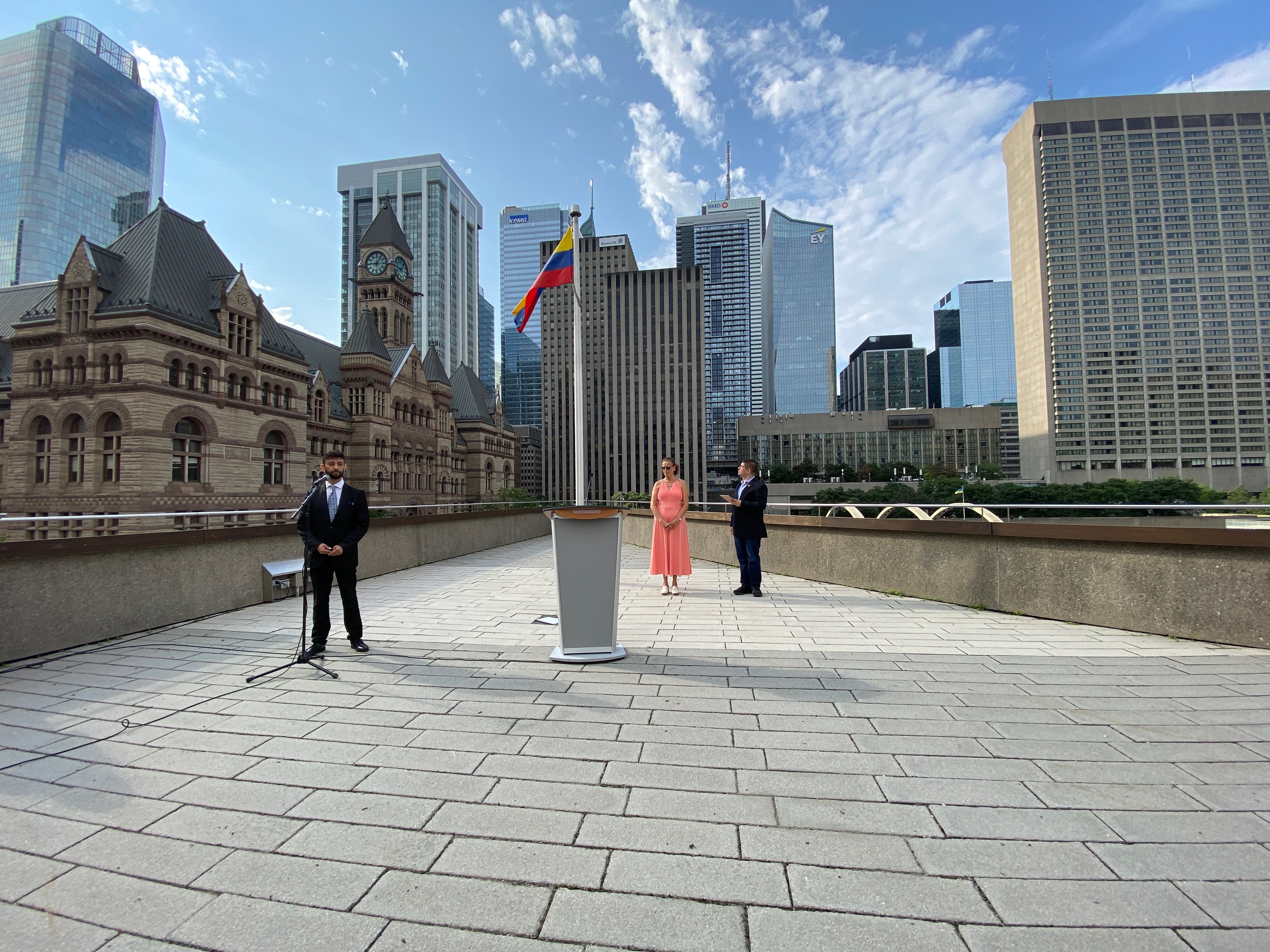 Bandera colombiana fue izada en el City Hall de Toronto